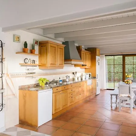 Casa Con Piscina En El Corazon De Cantabria.