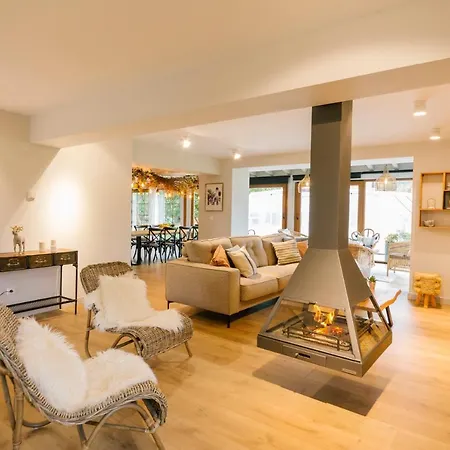 Casa Con Piscina En El Corazón De Cantabria. Villa Cos