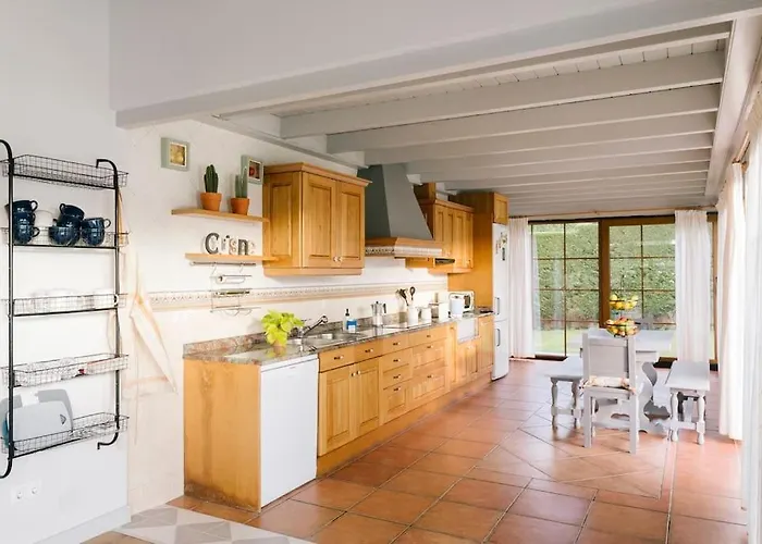 Casa Con Piscina En El Corazon De Cantabria.