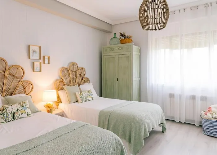 Villa Casa Con Piscina En El Corazon De Cantabria. Cos