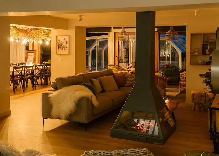 Villa Casa Con Piscina En El Corazon De Cantabria.